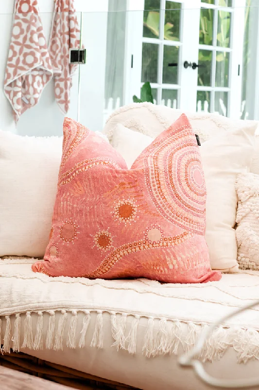 Best Deals Wambuwanbunmarra (Mix) Linen Cushion Cover (45cm x 45cm)