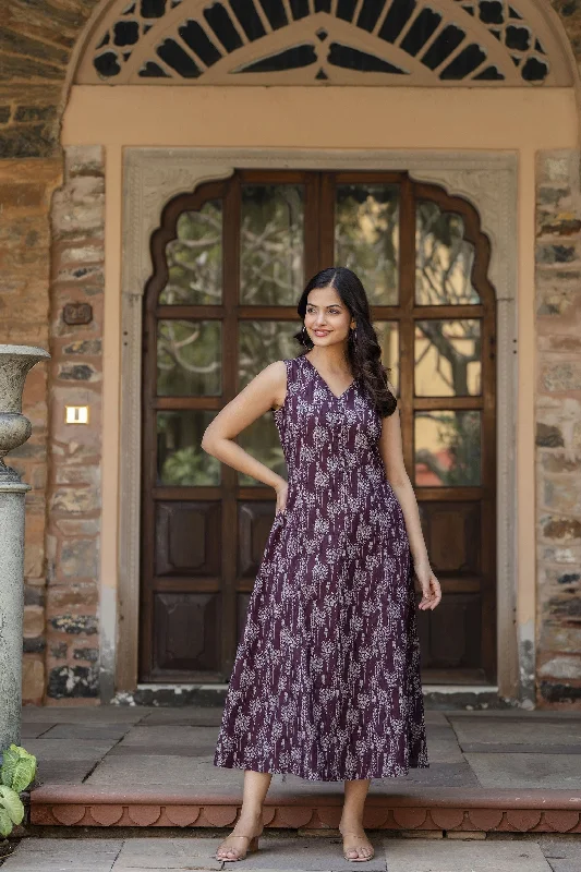 Quick Sale Women Burgundy Abstract Printed Sleeveless Midi Dress