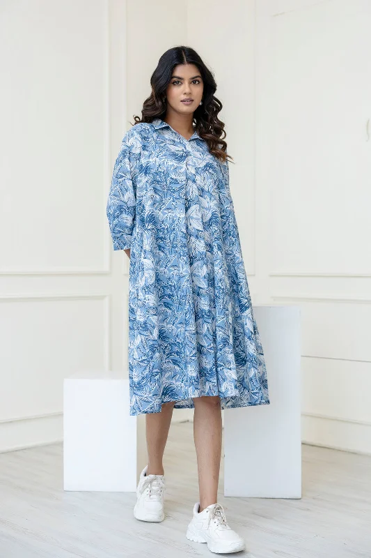 Savings Galore Women Blue Printed Flared Midi Dress