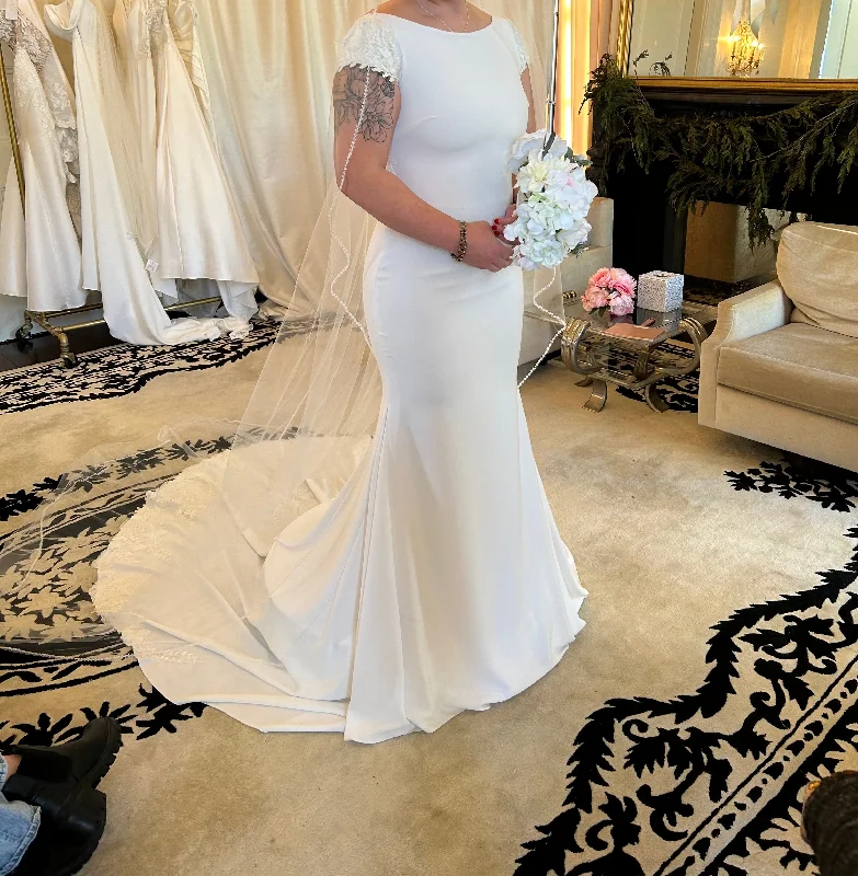 Limited Availability Pronovias Anitra