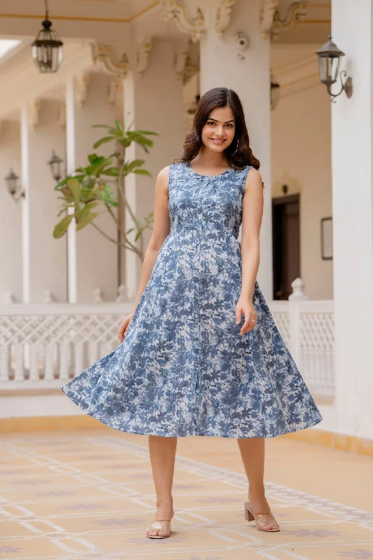 Unmissable Offer Women Blue Printed Flared Dress