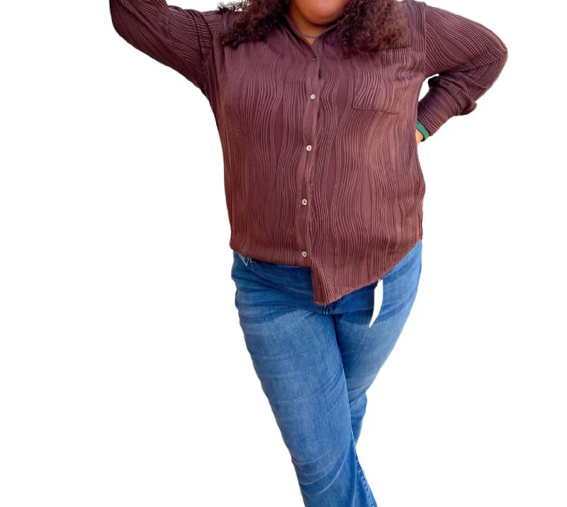 Weekend Deal Bella Solid Textured Long Sleeve Button Up Top Plus In Chocolate