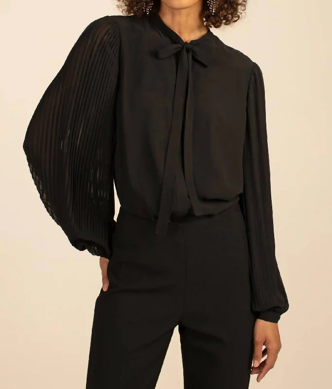Special Savings Ethereal Top In Black