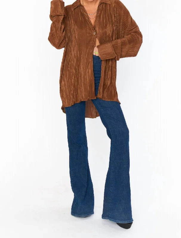 Final Clearance Everywhere Button Down In Chocolate Pleat