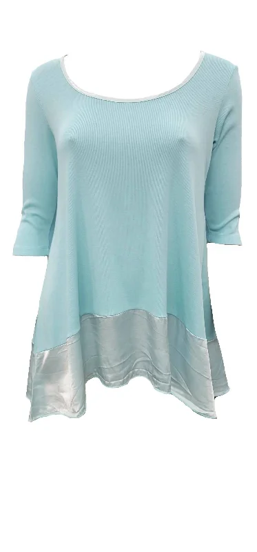 Bargain Bin Kiki Three Quarter Loose Top In Aqua