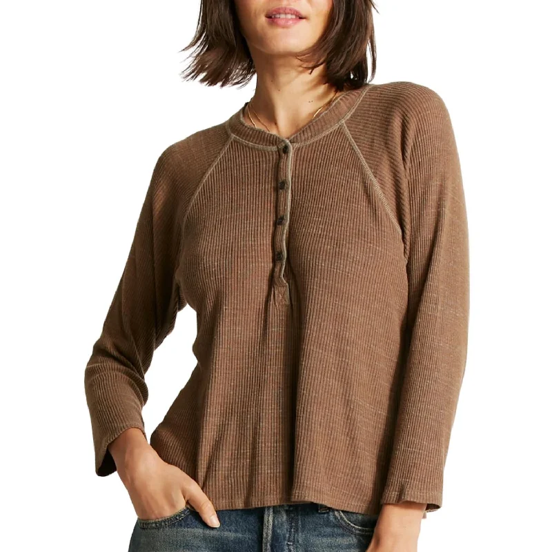 Anniversary Sale Leroy Henley Top In Walnut