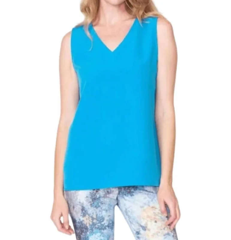 Deal Zone V Tank Top In Turquoise